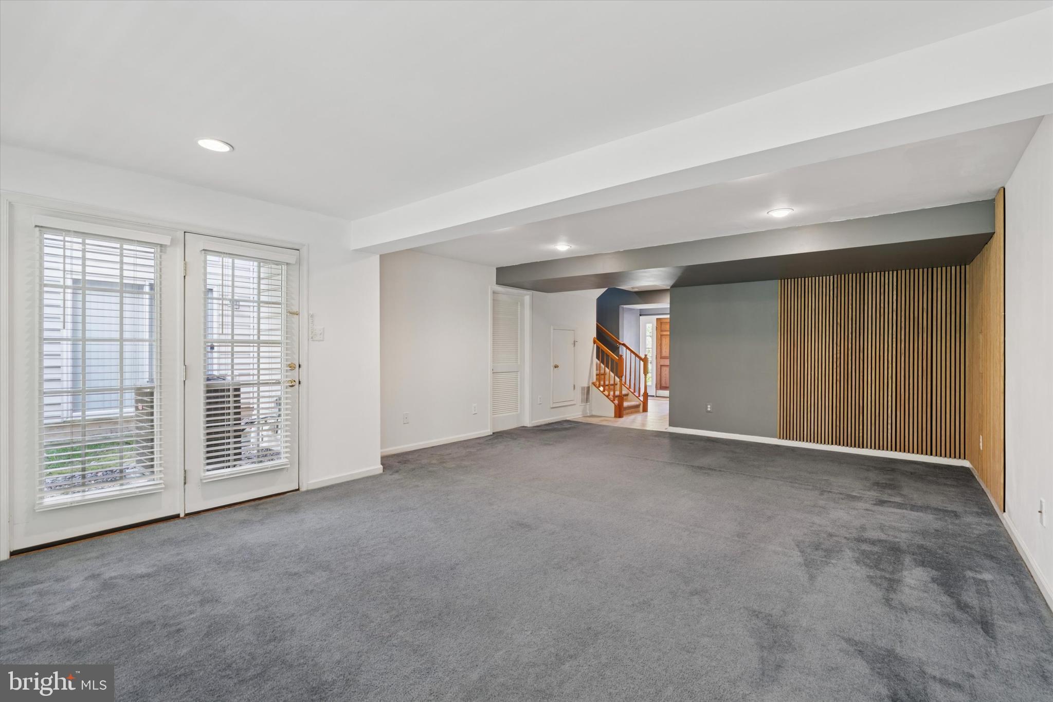 DEVON COURT - Residential