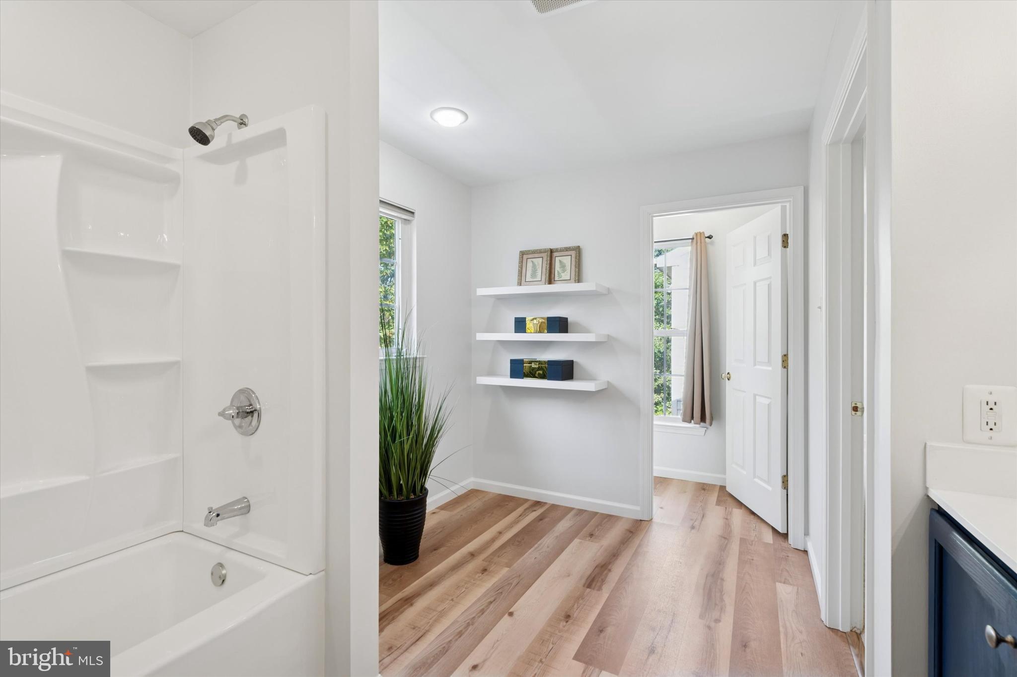 DEVON COURT - Residential