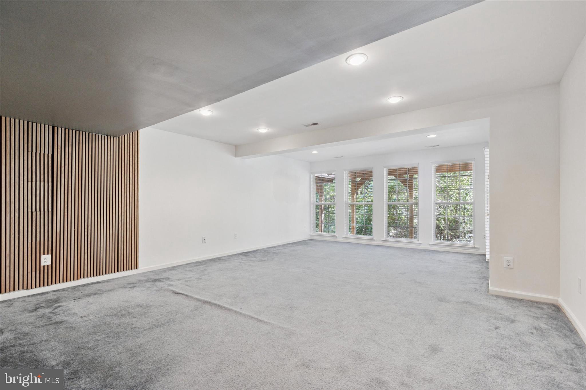 DEVON COURT - Residential