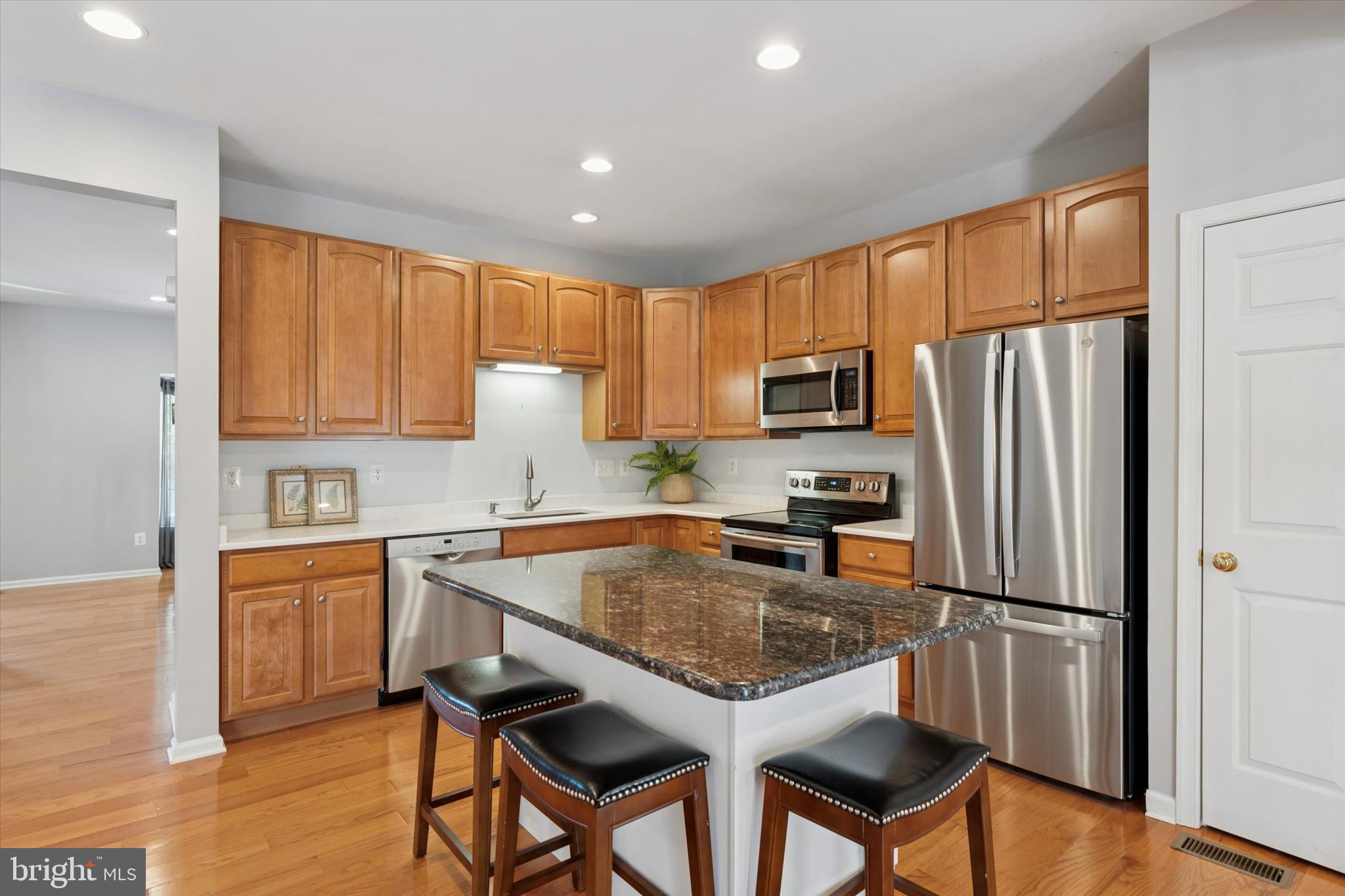 DEVON COURT - Residential