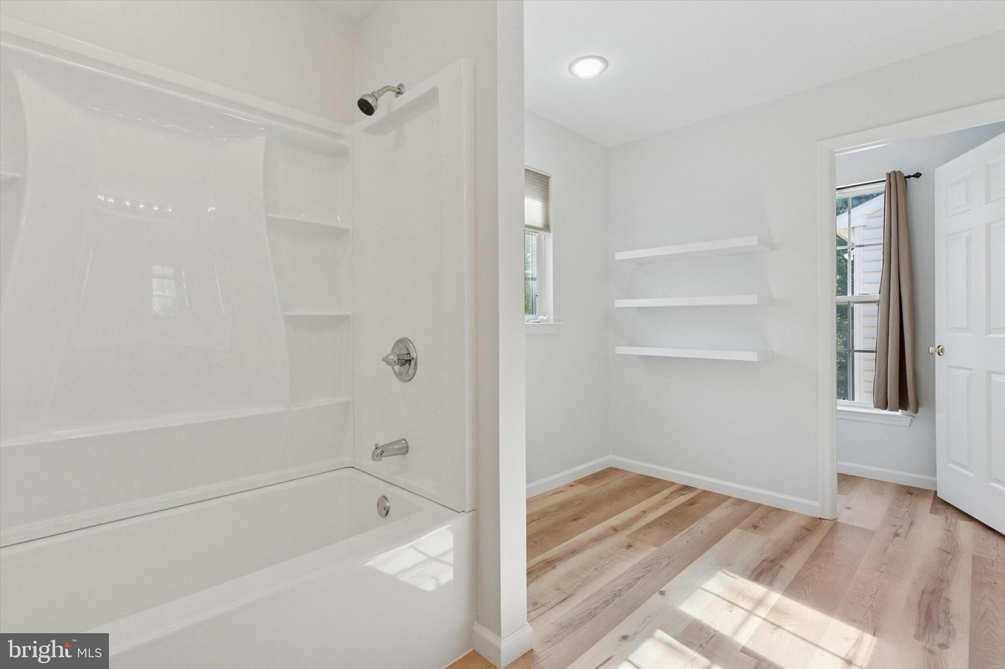 DEVON COURT - Residential