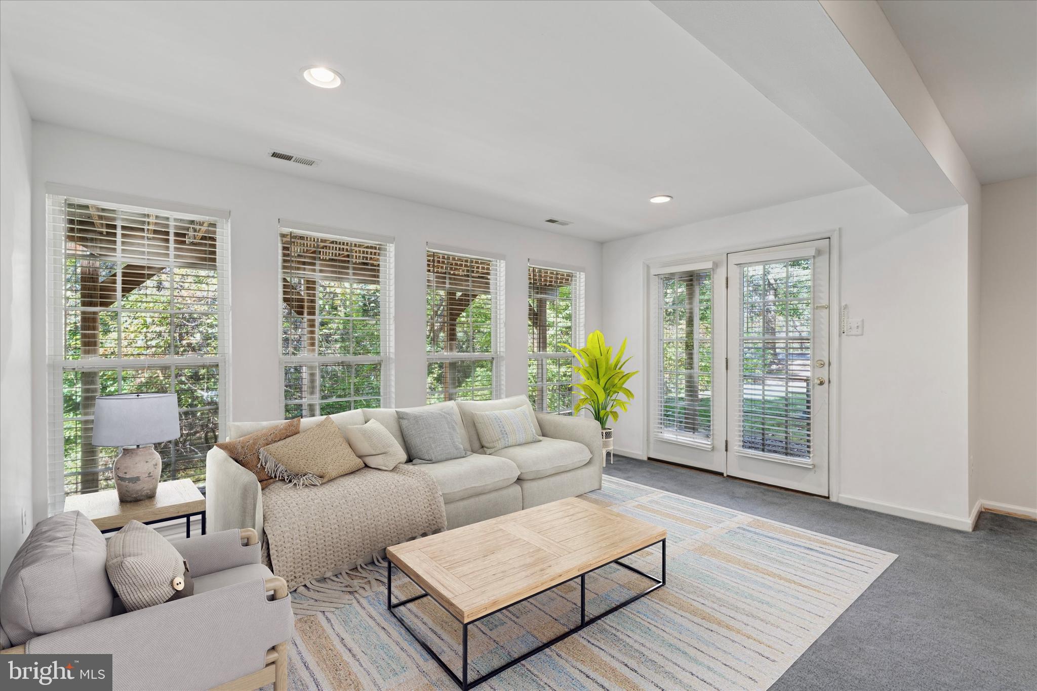 DEVON COURT - Residential