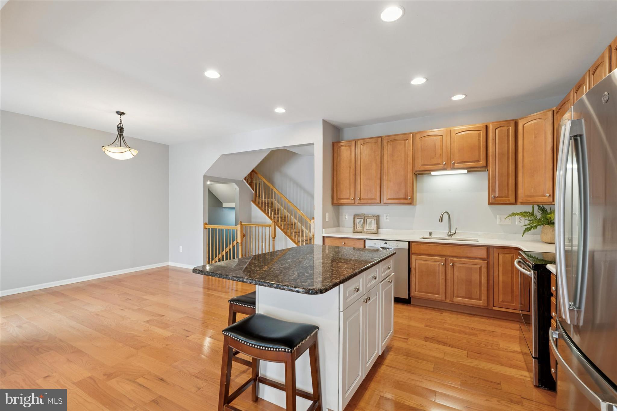 DEVON COURT - Residential