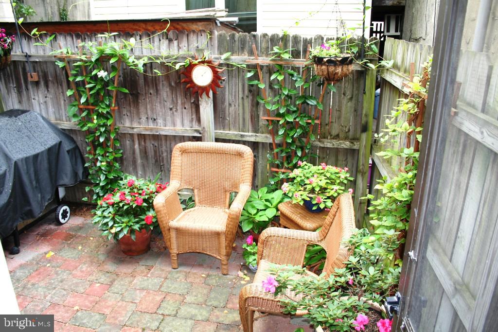 BELLA VISTA - Residential Lease