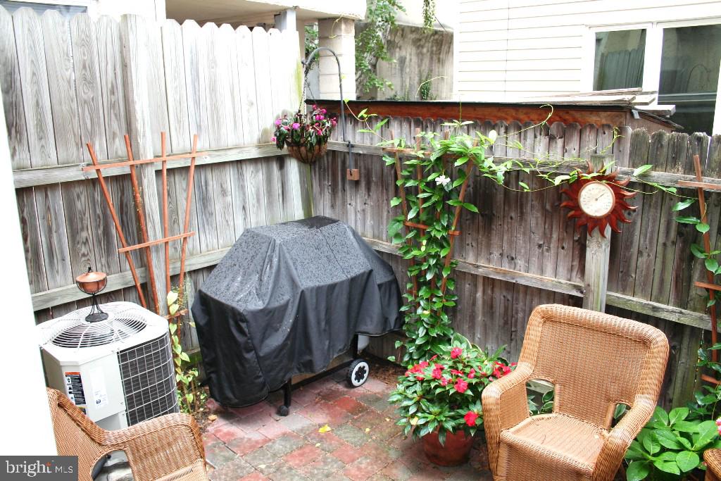 BELLA VISTA - Residential Lease