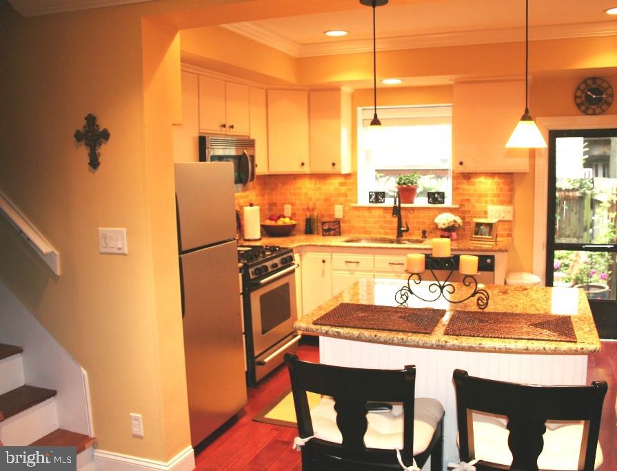 BELLA VISTA - Residential Lease