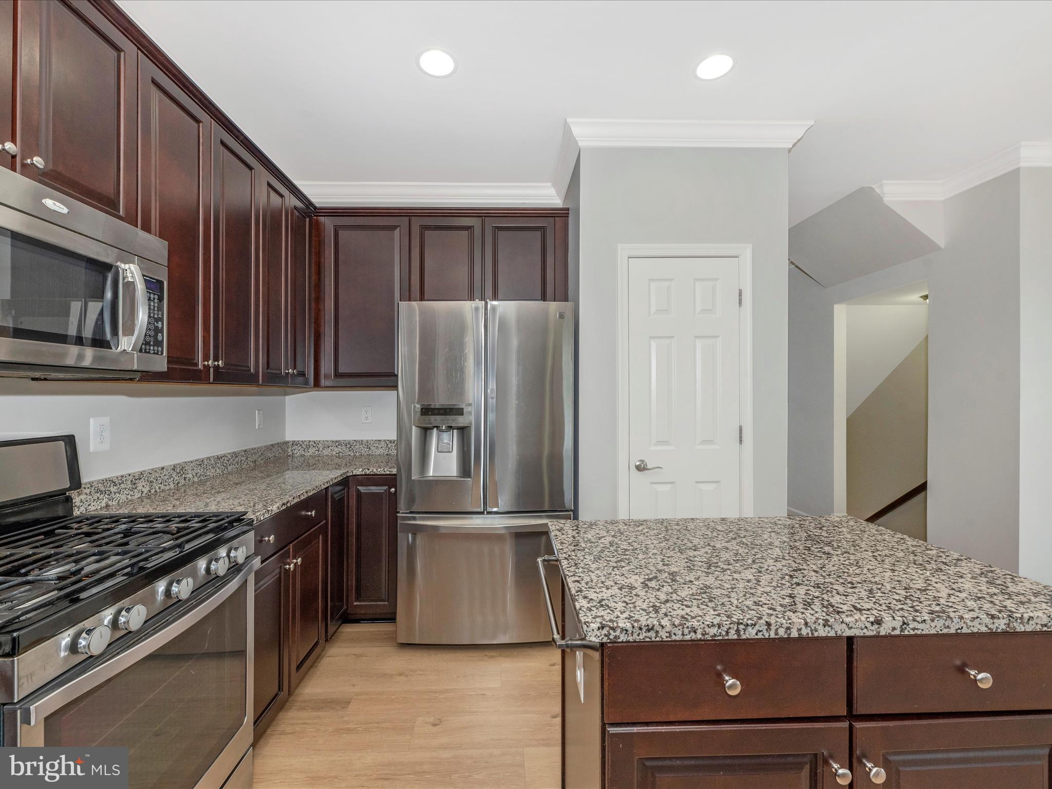 BALLENGER CREEK CENTER POND - Residential