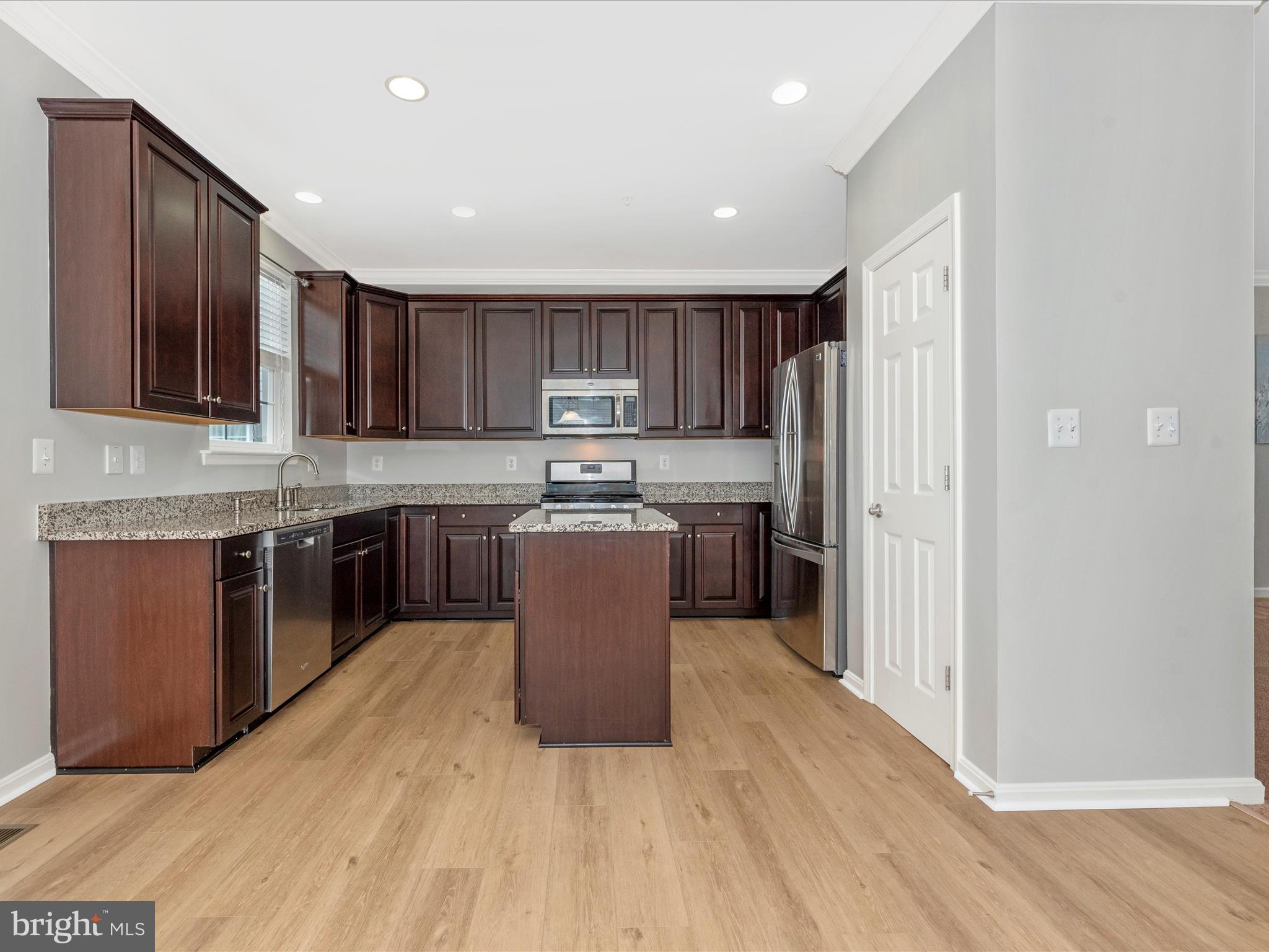 BALLENGER CREEK CENTER POND - Residential