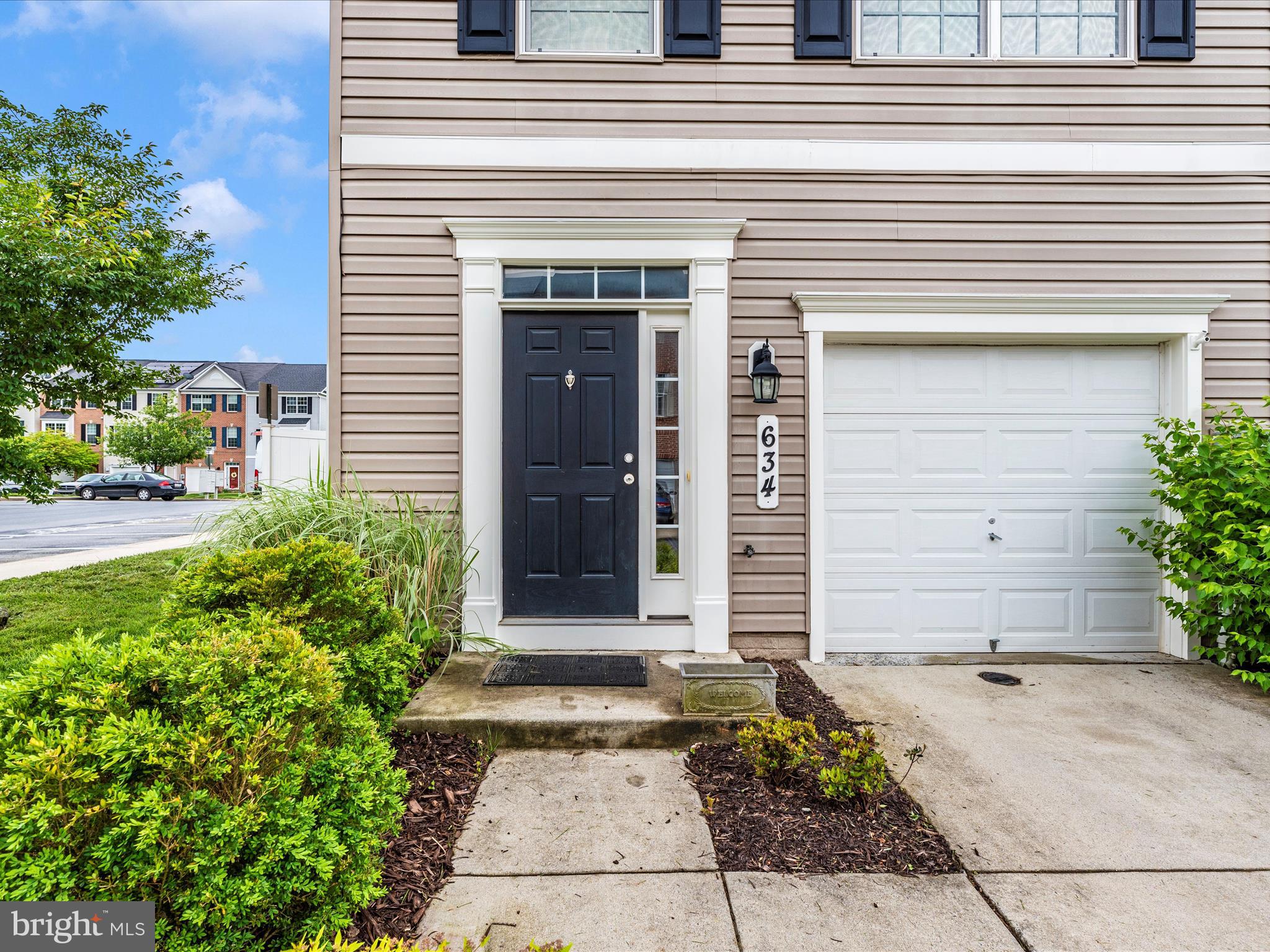 BALLENGER CREEK CENTER POND - Residential