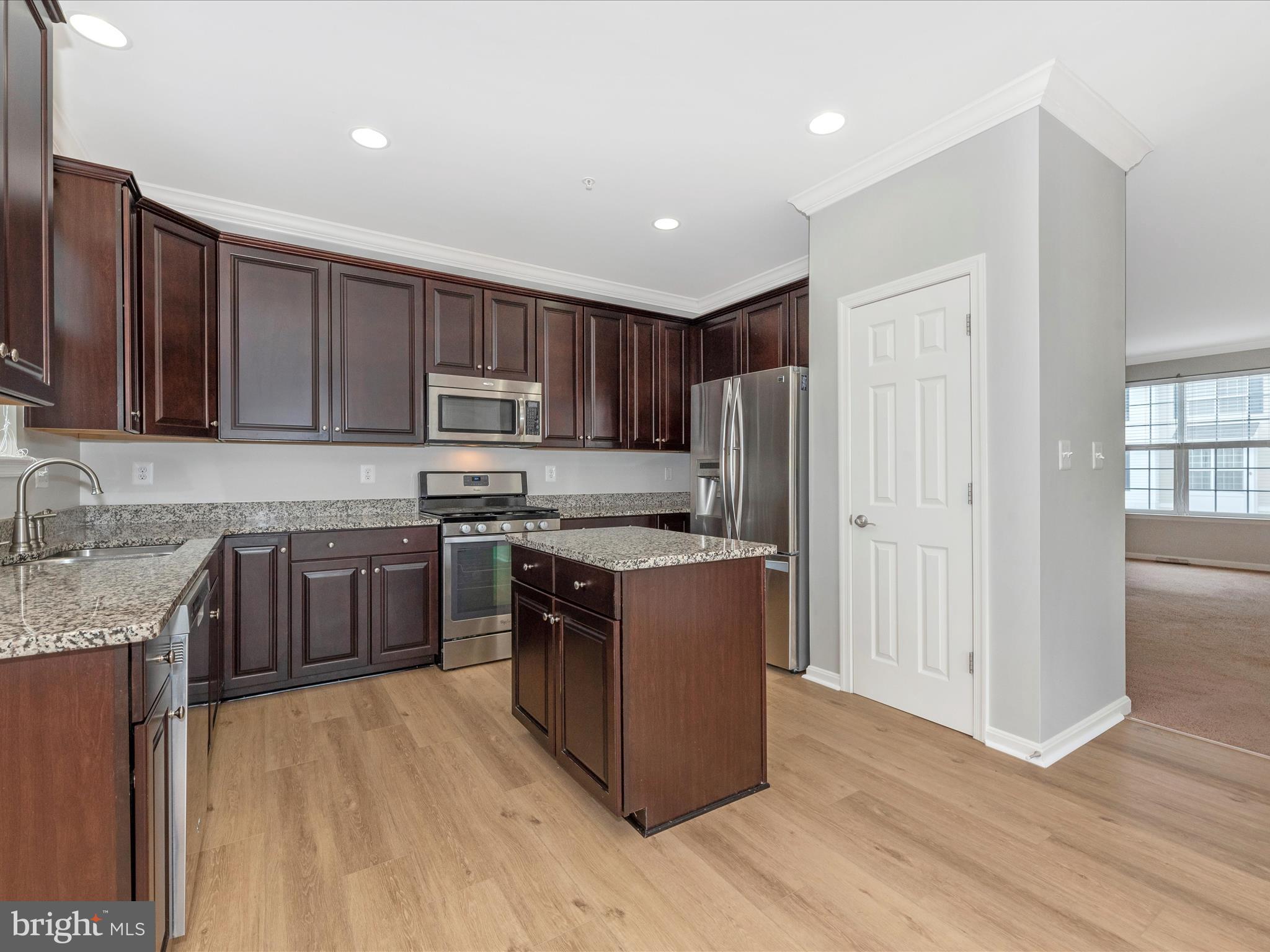 BALLENGER CREEK CENTER POND - Residential