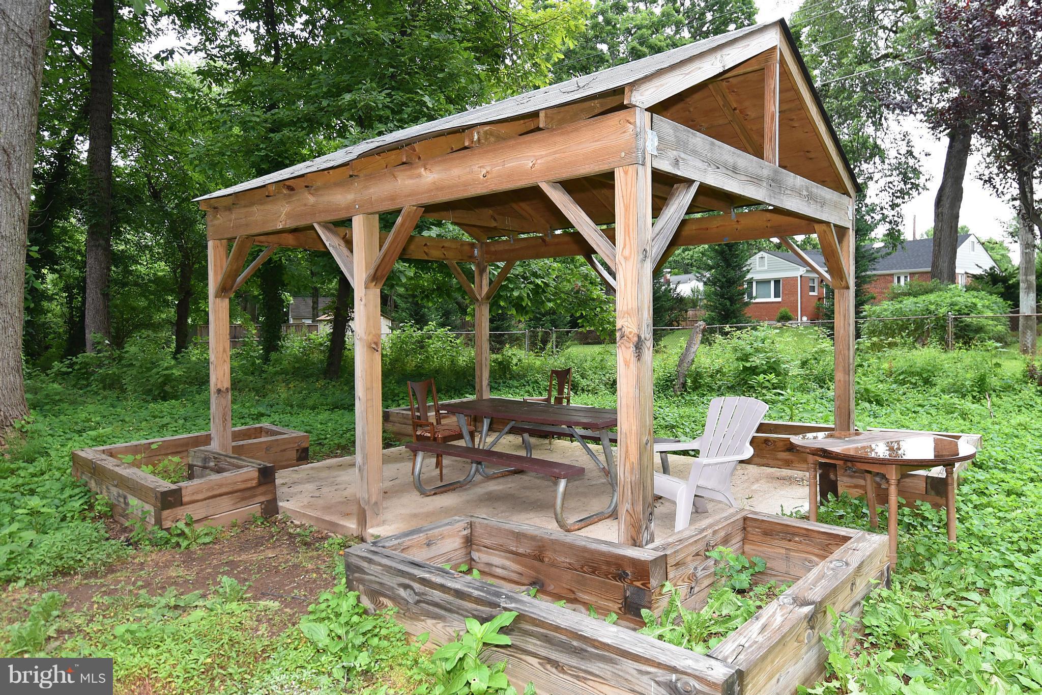 TIMBERLANE VILLAGE GARDEN CONDOMINIUMS - Residential