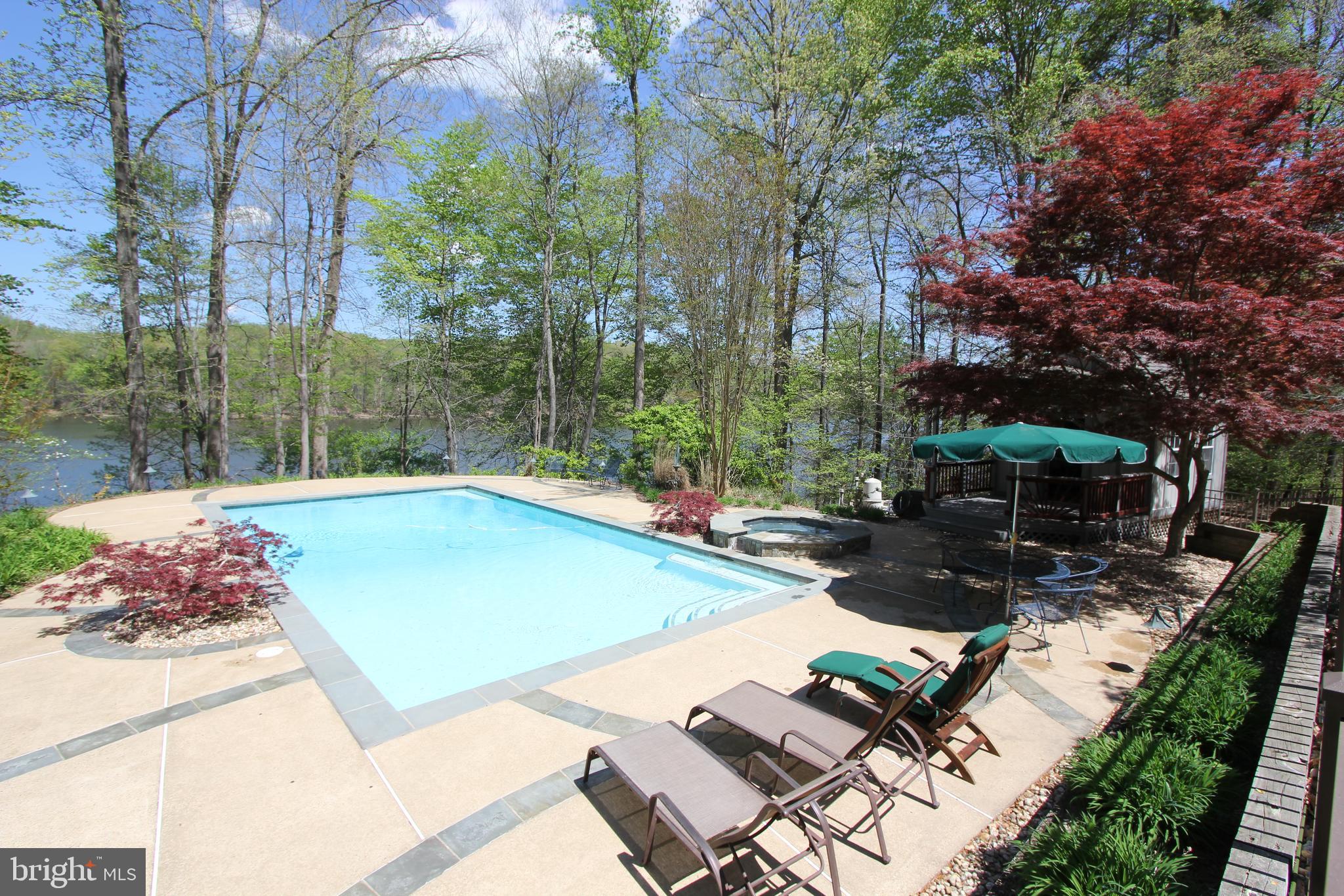 OCCOQUAN OVERLOOK - Residential