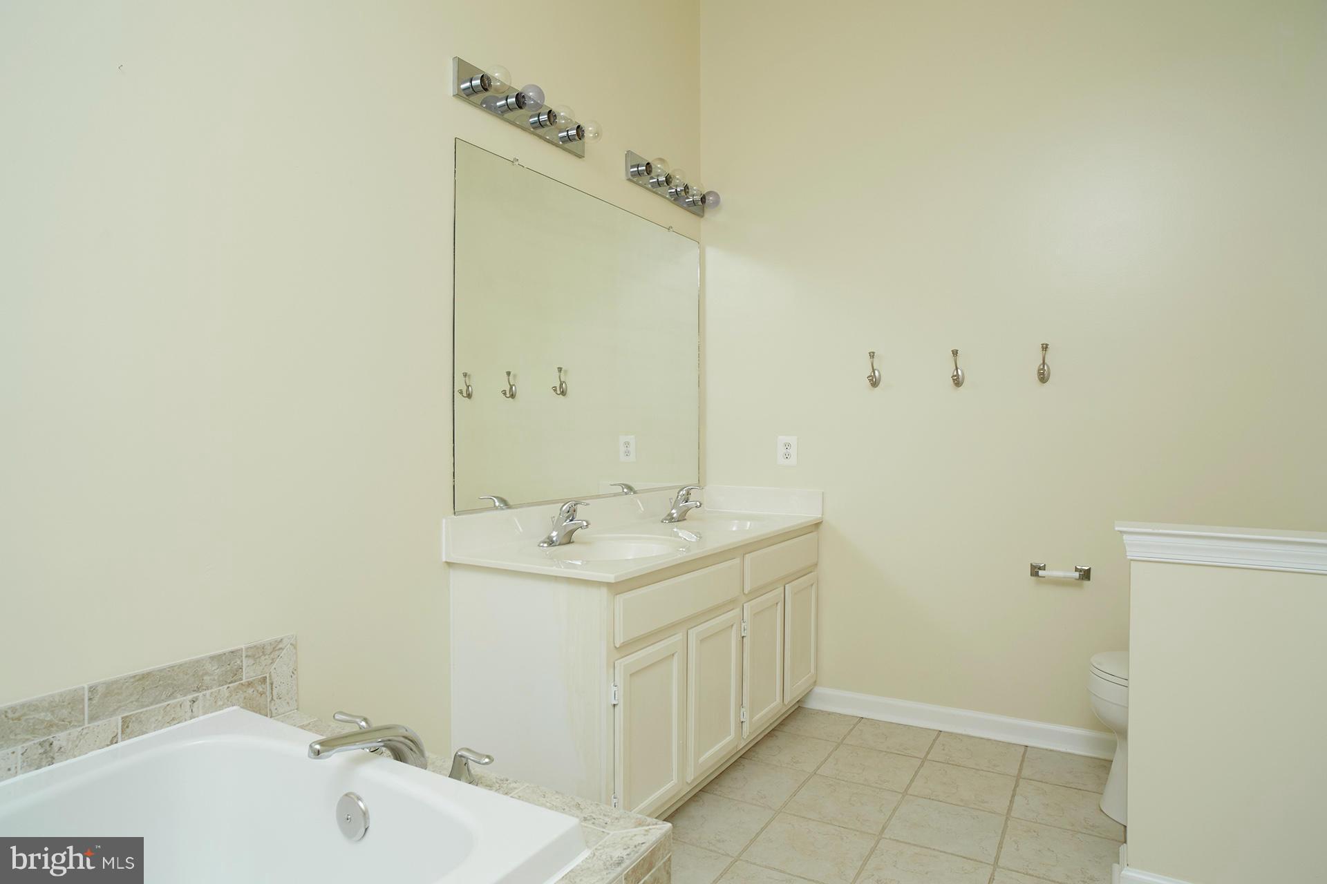 21240 MILLWOOD SQUARE