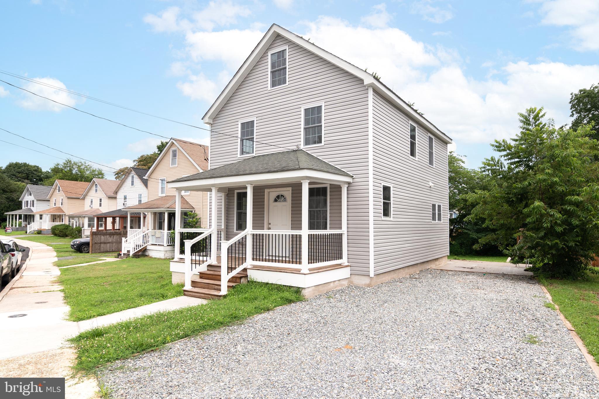205 N WASHINGTON STREET