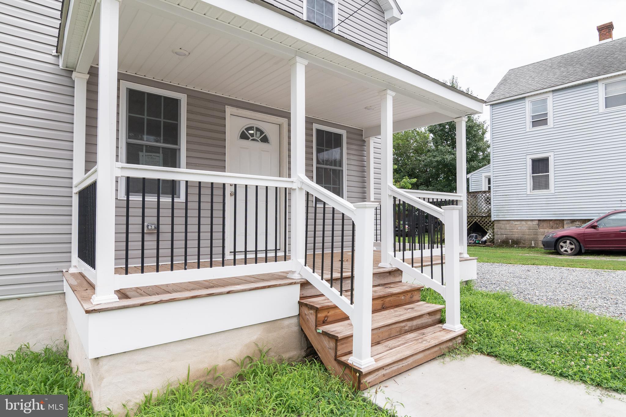 205 N WASHINGTON STREET