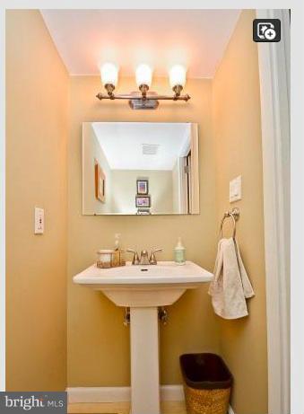 RESTON - Residential Lease