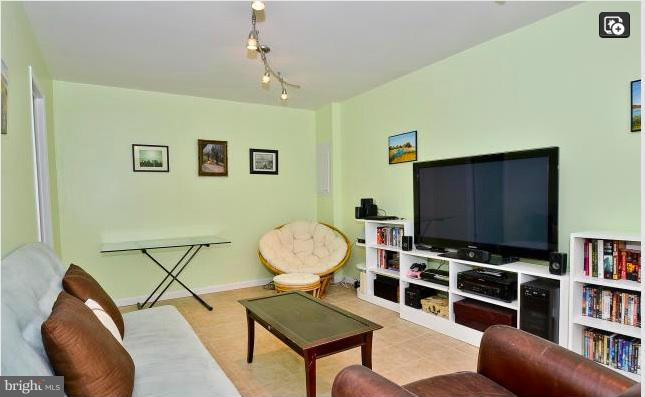 RESTON - Residential Lease