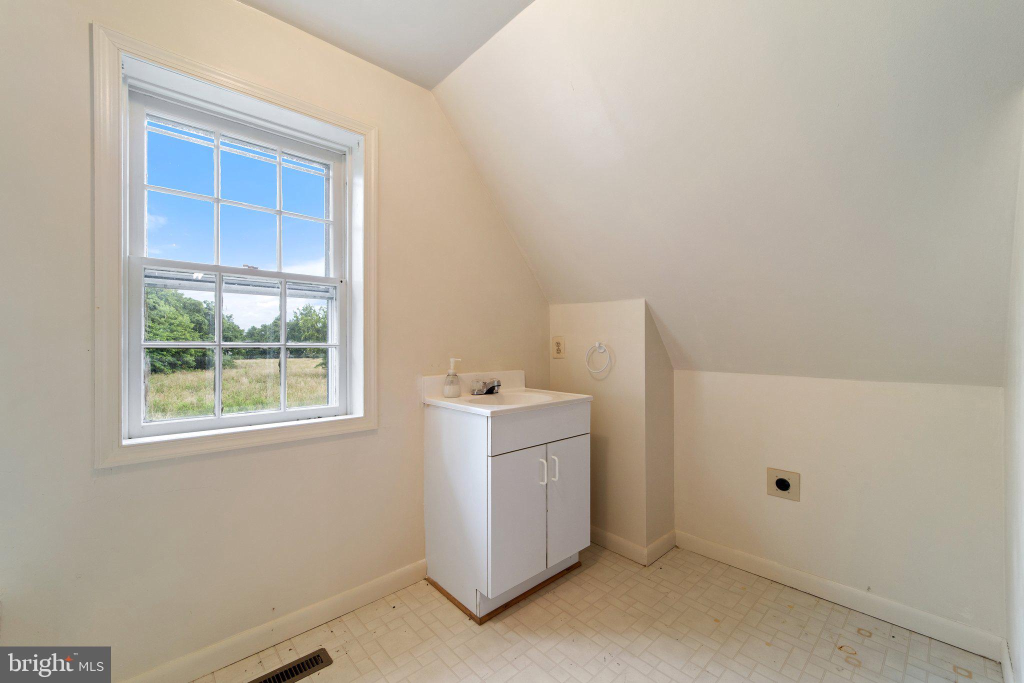 MARSHALL, VA - Commercial Lease