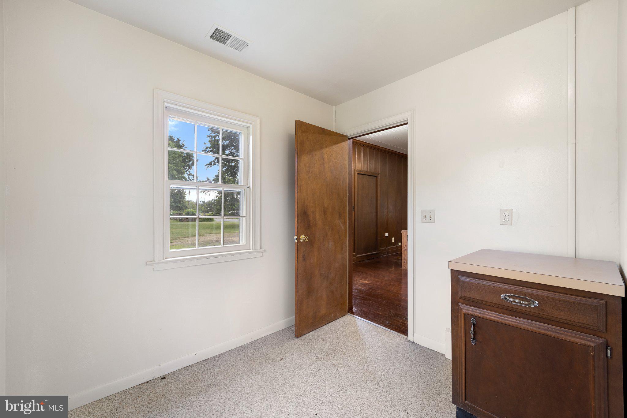 MARSHALL, VA - Commercial Lease