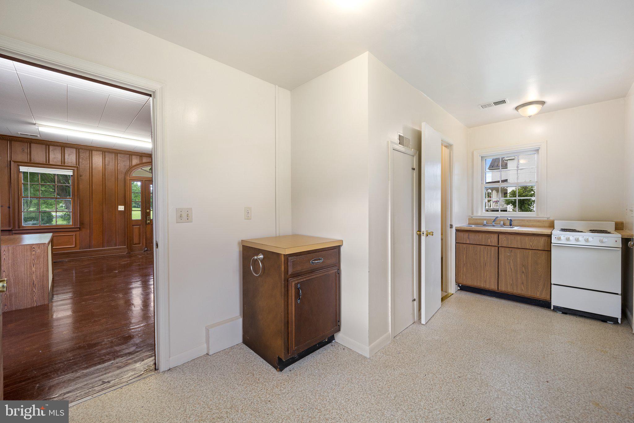 MARSHALL, VA - Commercial Lease