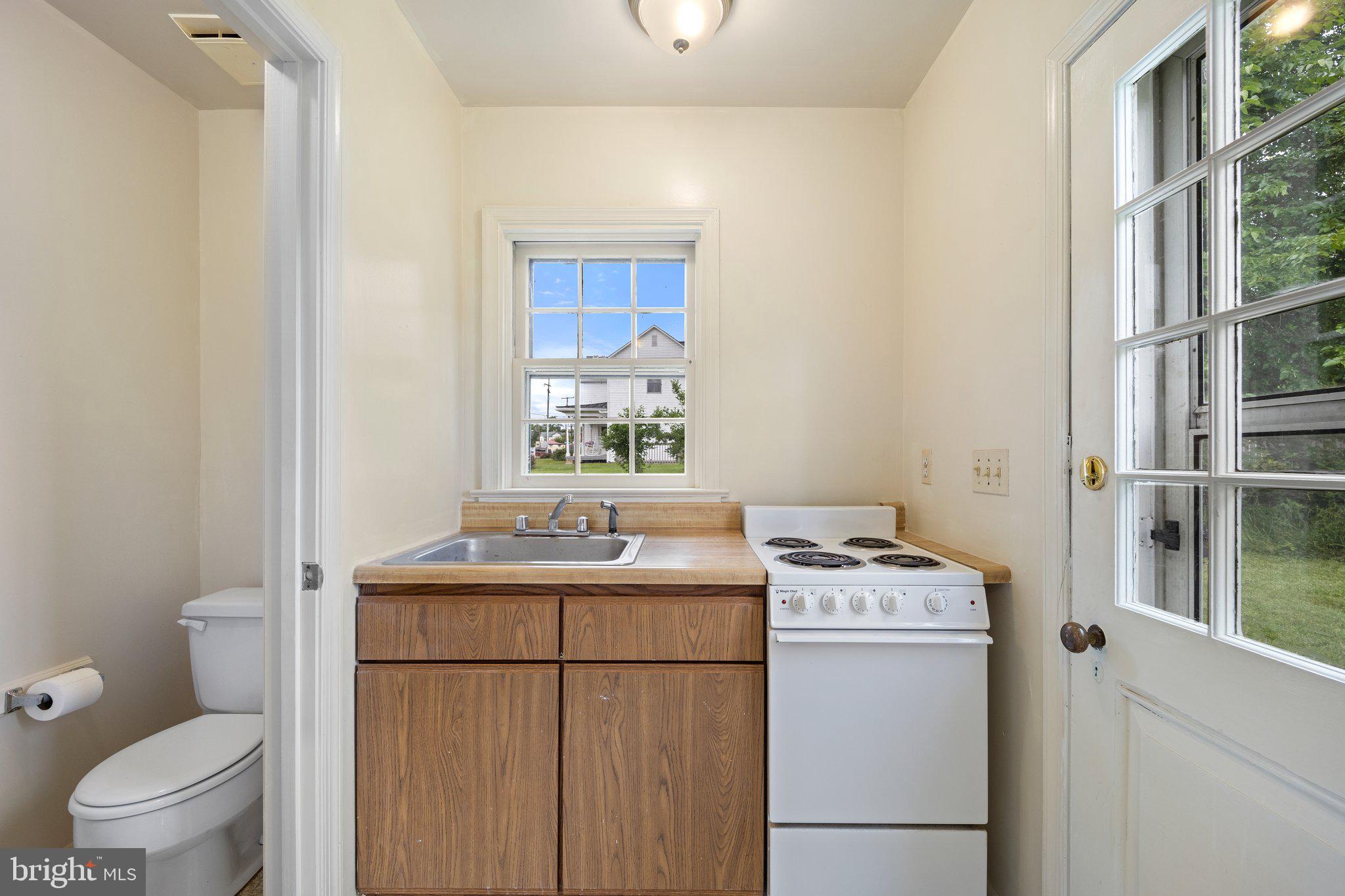 MARSHALL, VA - Commercial Lease