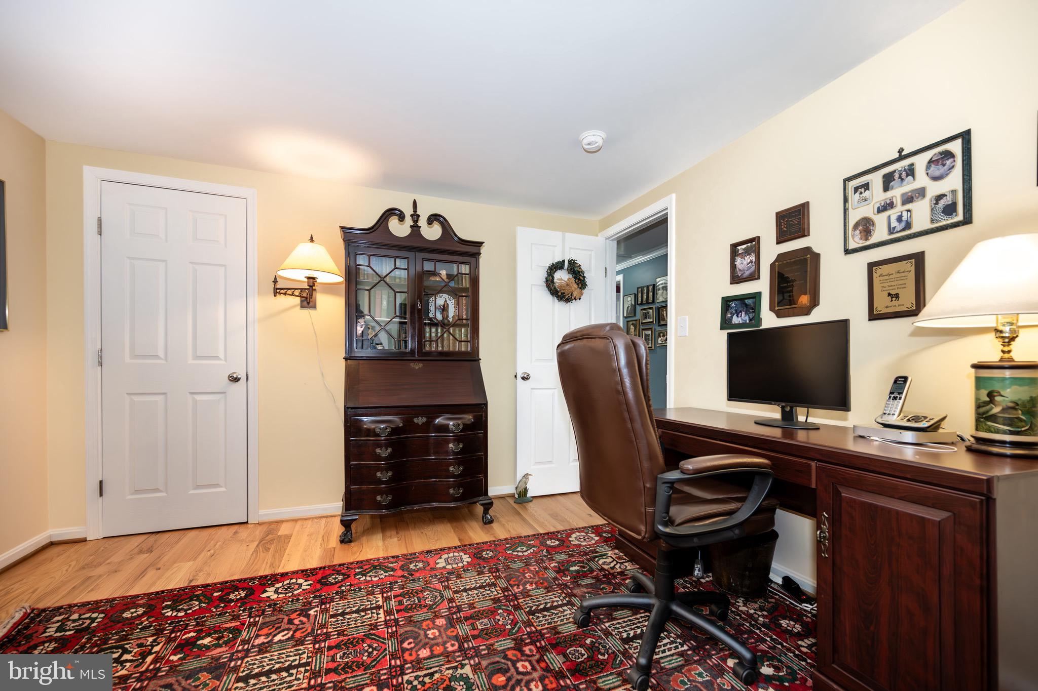 ELEYVILLE - Residential