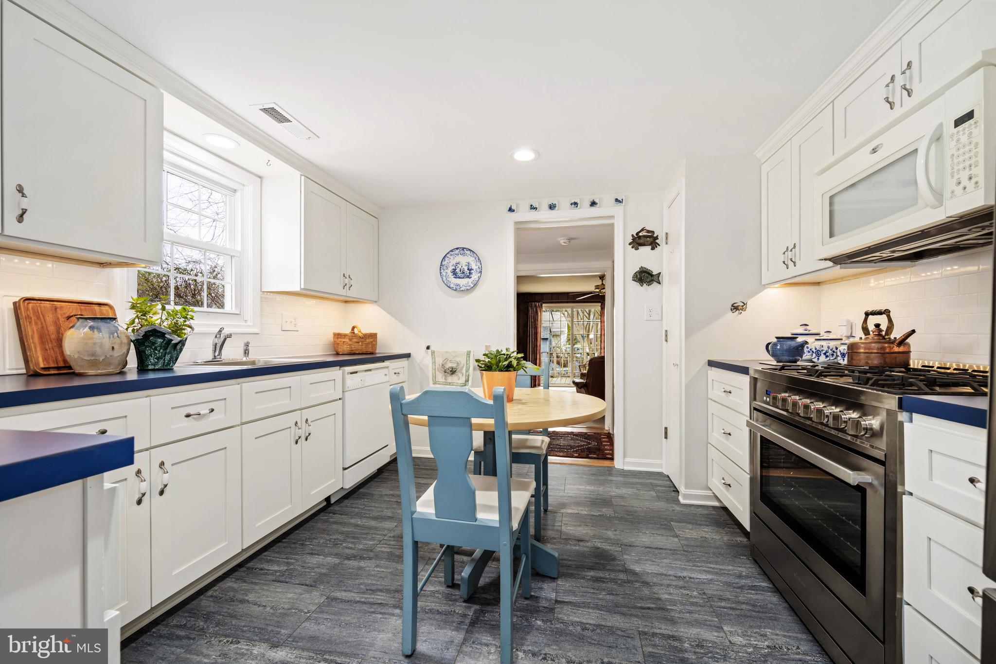 ELEYVILLE - Residential