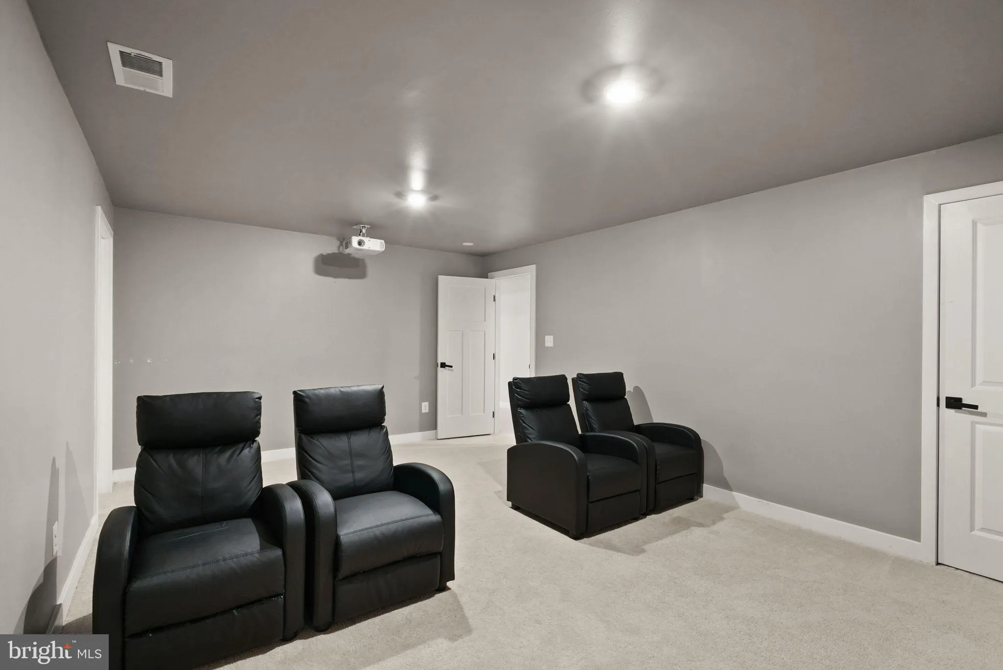 Nokesville, Virginia 20181, United States, 4 Bedrooms Bedrooms, ,4 BathroomsBathrooms,Residential,Active,203335