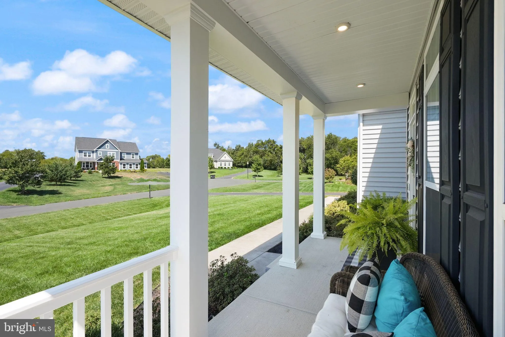 Nokesville, Virginia 20181, United States, 4 Bedrooms Bedrooms, ,4 BathroomsBathrooms,Residential,Active,203335