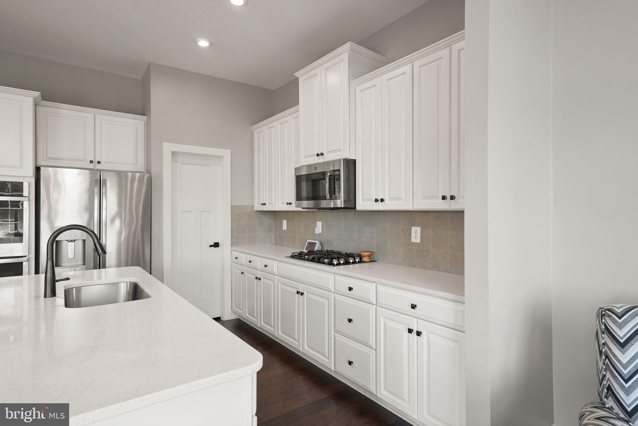 PARX ESTATES - Residential