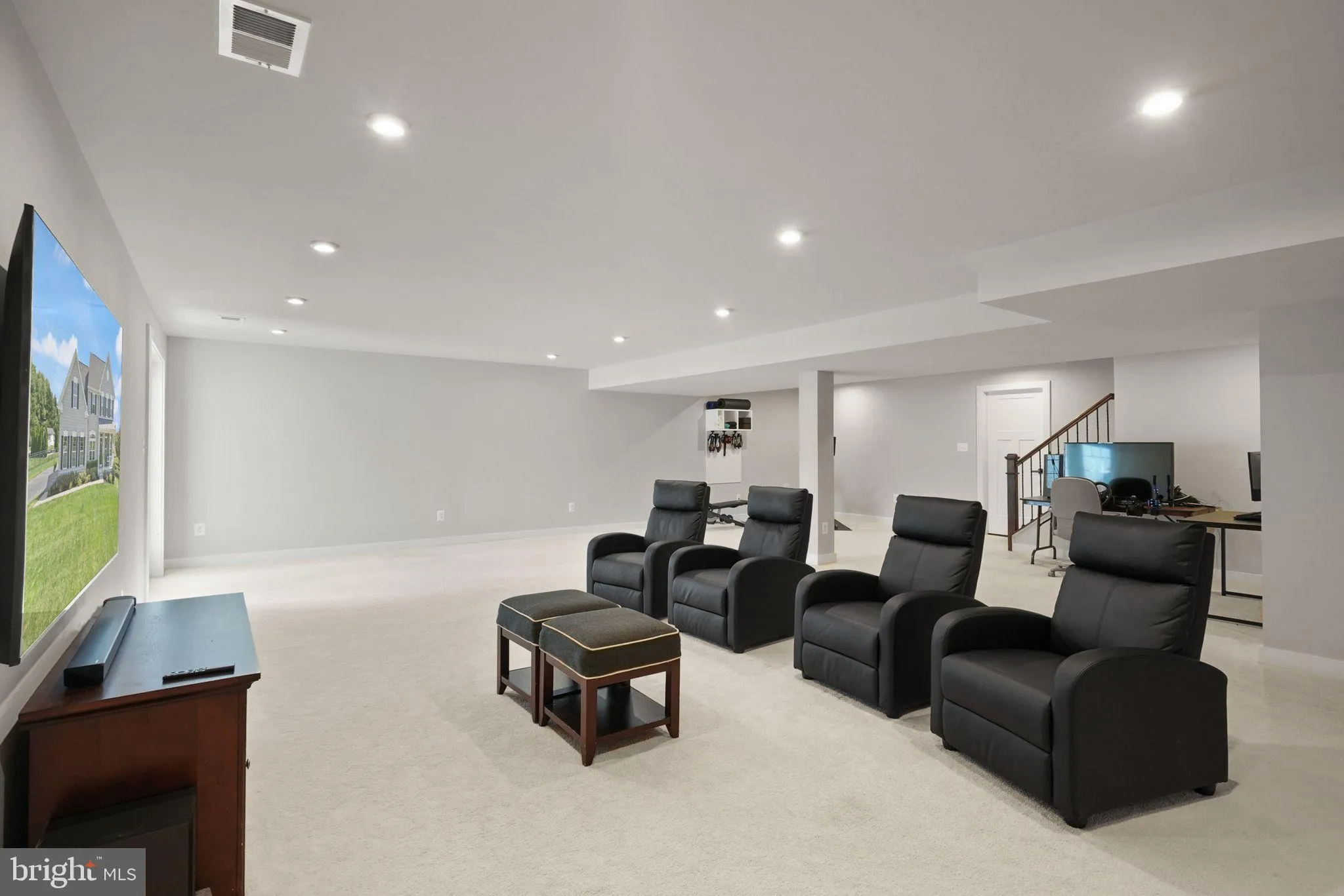 Nokesville, Virginia 20181, United States, 4 Bedrooms Bedrooms, ,4 BathroomsBathrooms,Residential,Active,203335