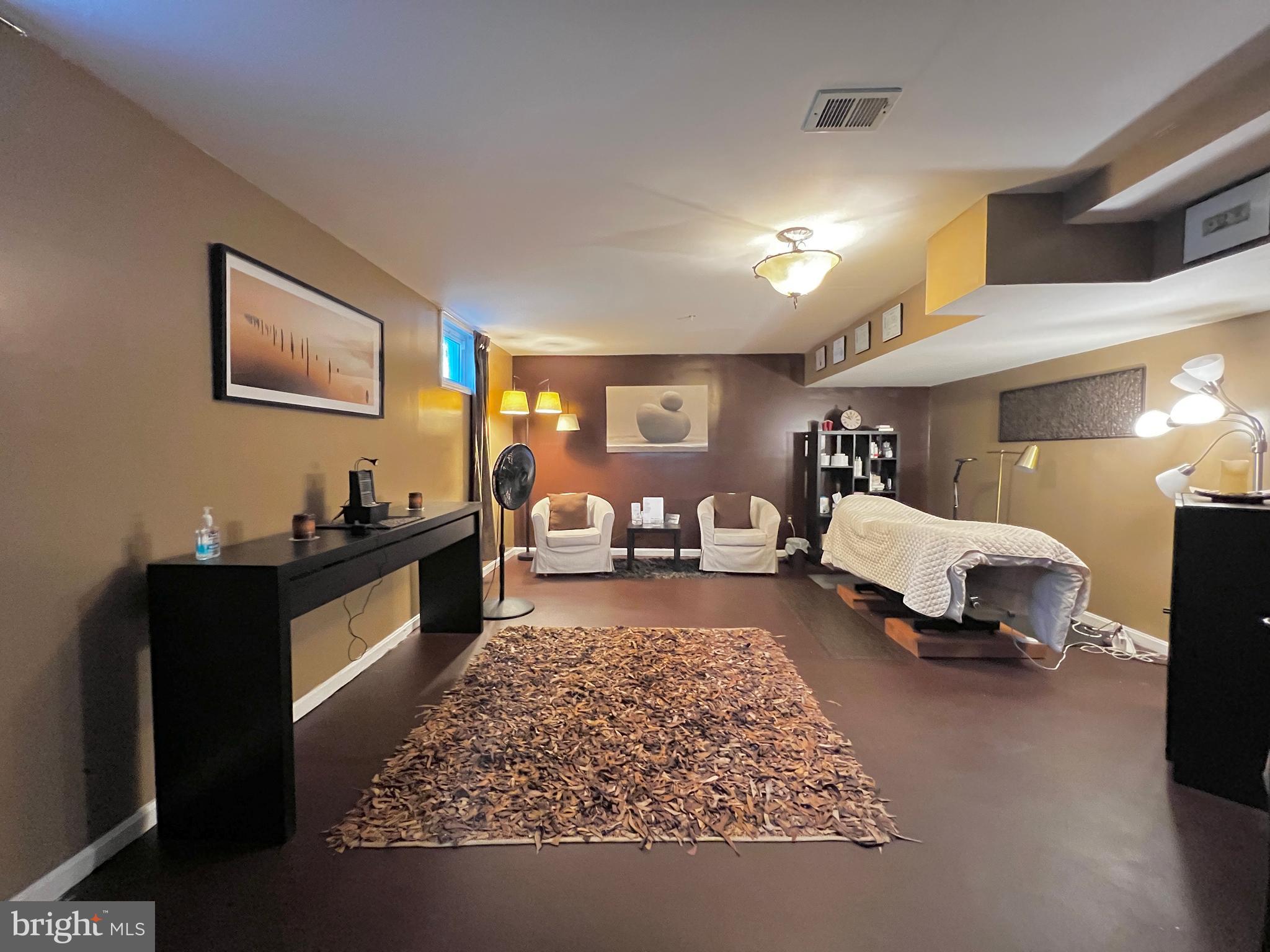 MARLBORO MANOR-PLAT 1> - Residential