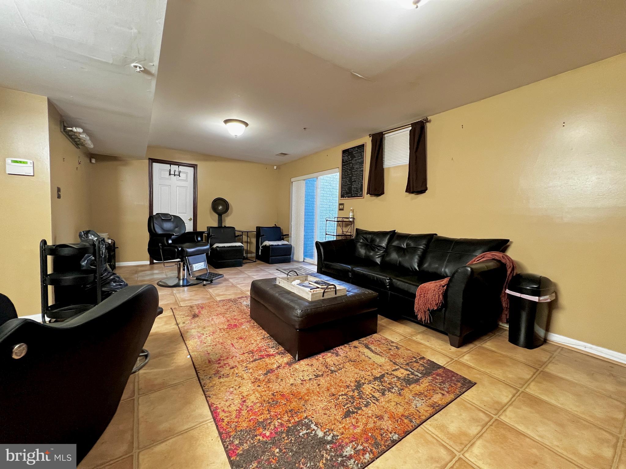 MARLBORO MANOR-PLAT 1> - Residential