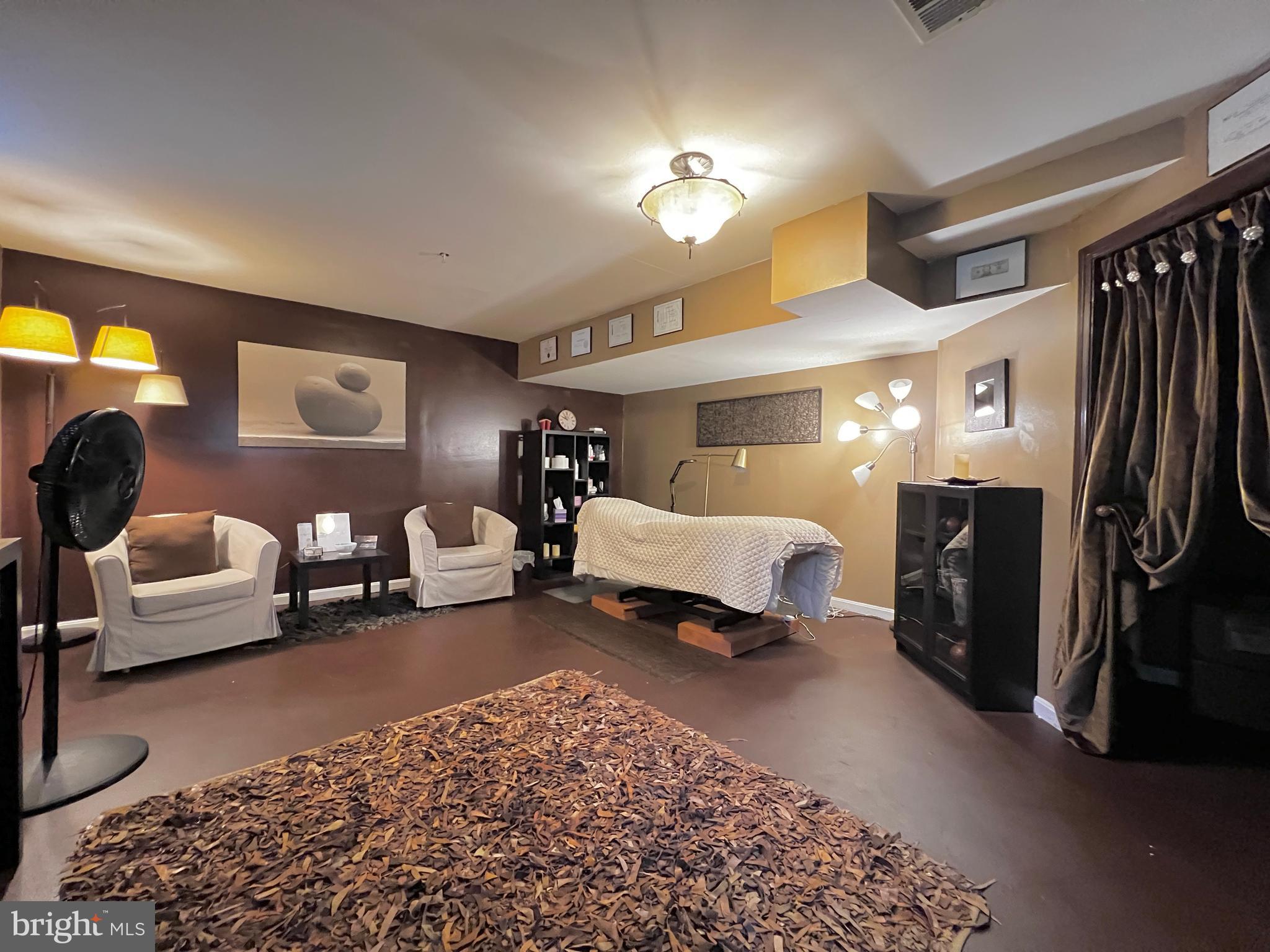 MARLBORO MANOR-PLAT 1> - Residential