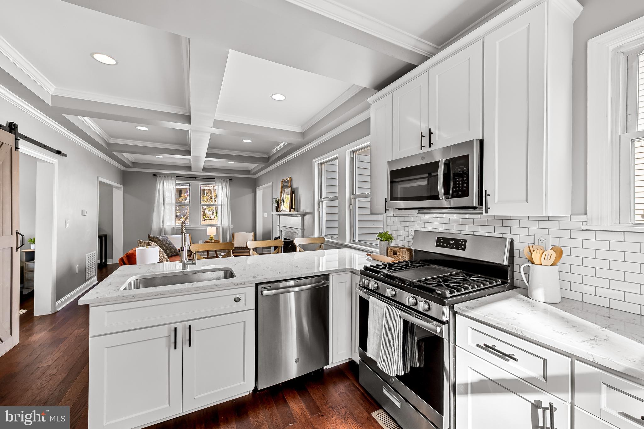 LAKE WALKER - Residential