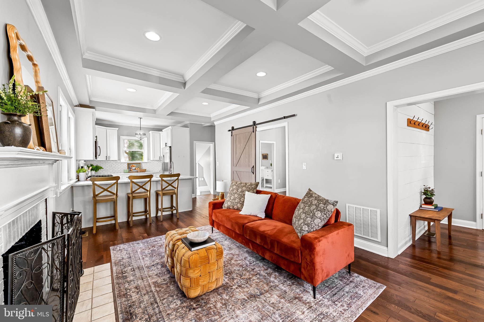 LAKE WALKER - Residential