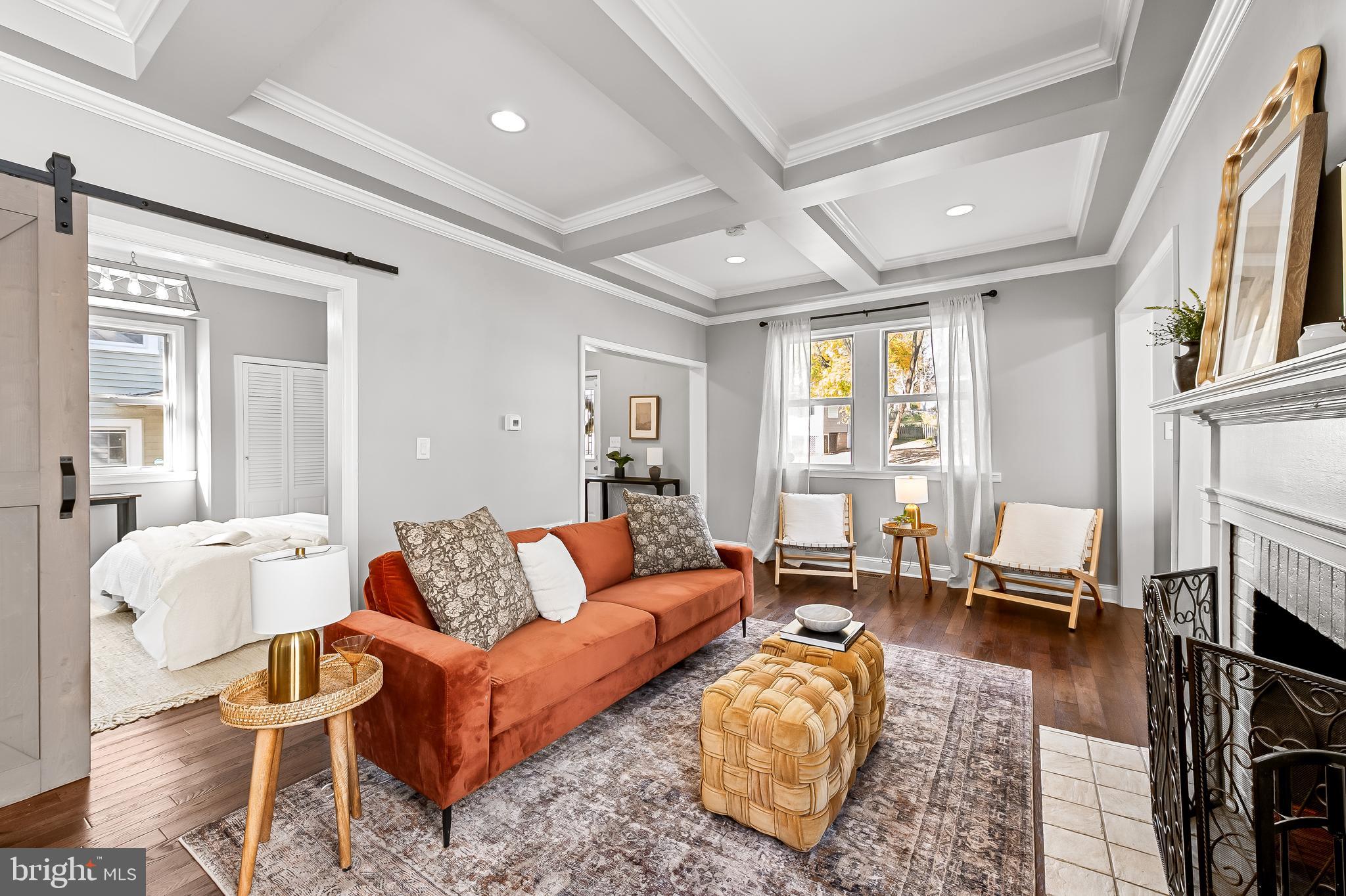 LAKE WALKER - Residential