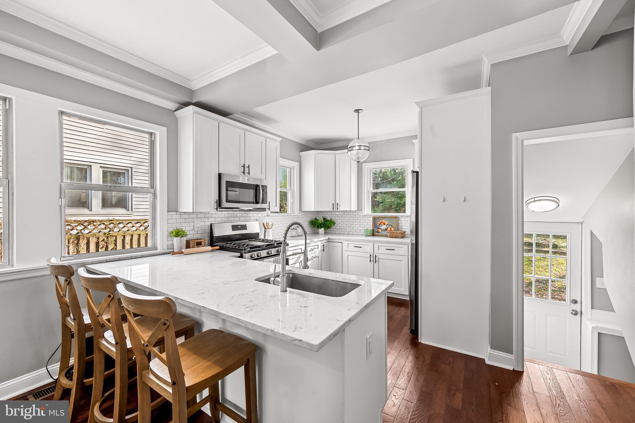 LAKE WALKER - Residential