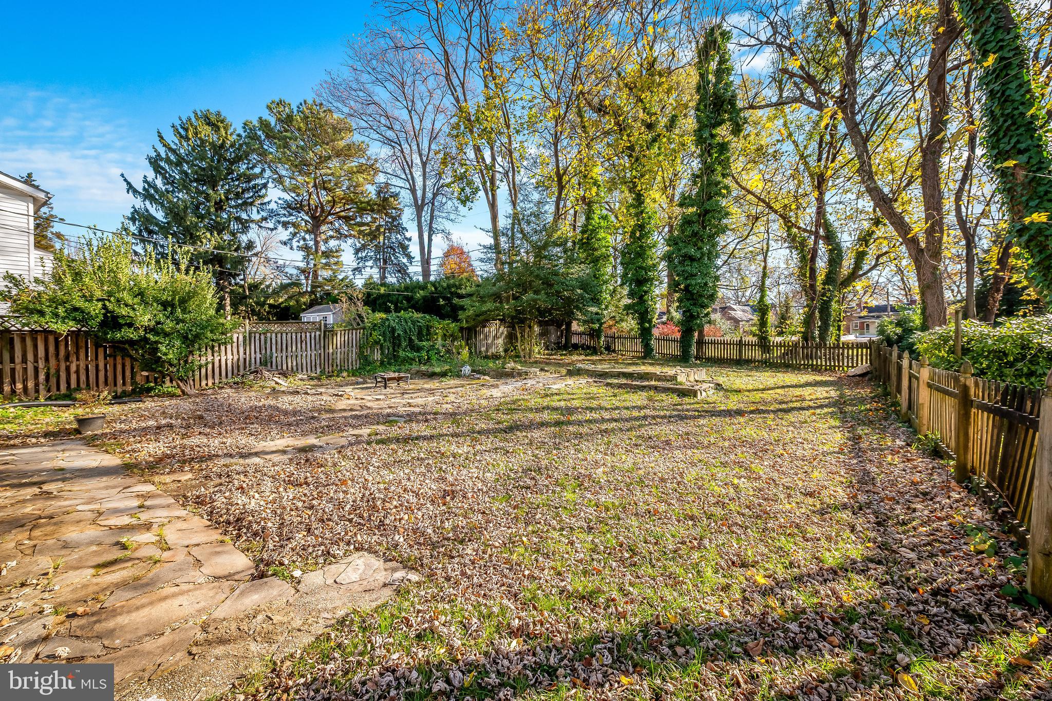 LAKE WALKER - Residential