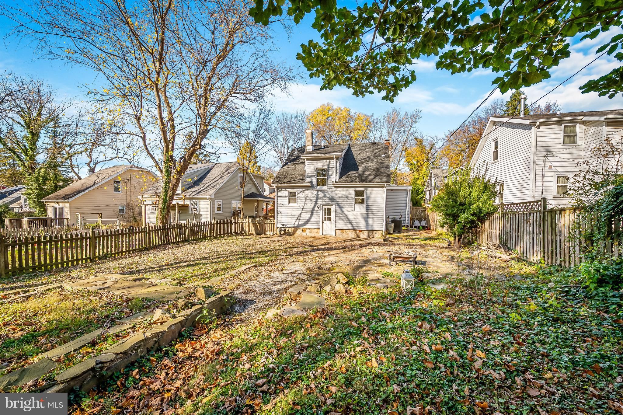 LAKE WALKER - Residential