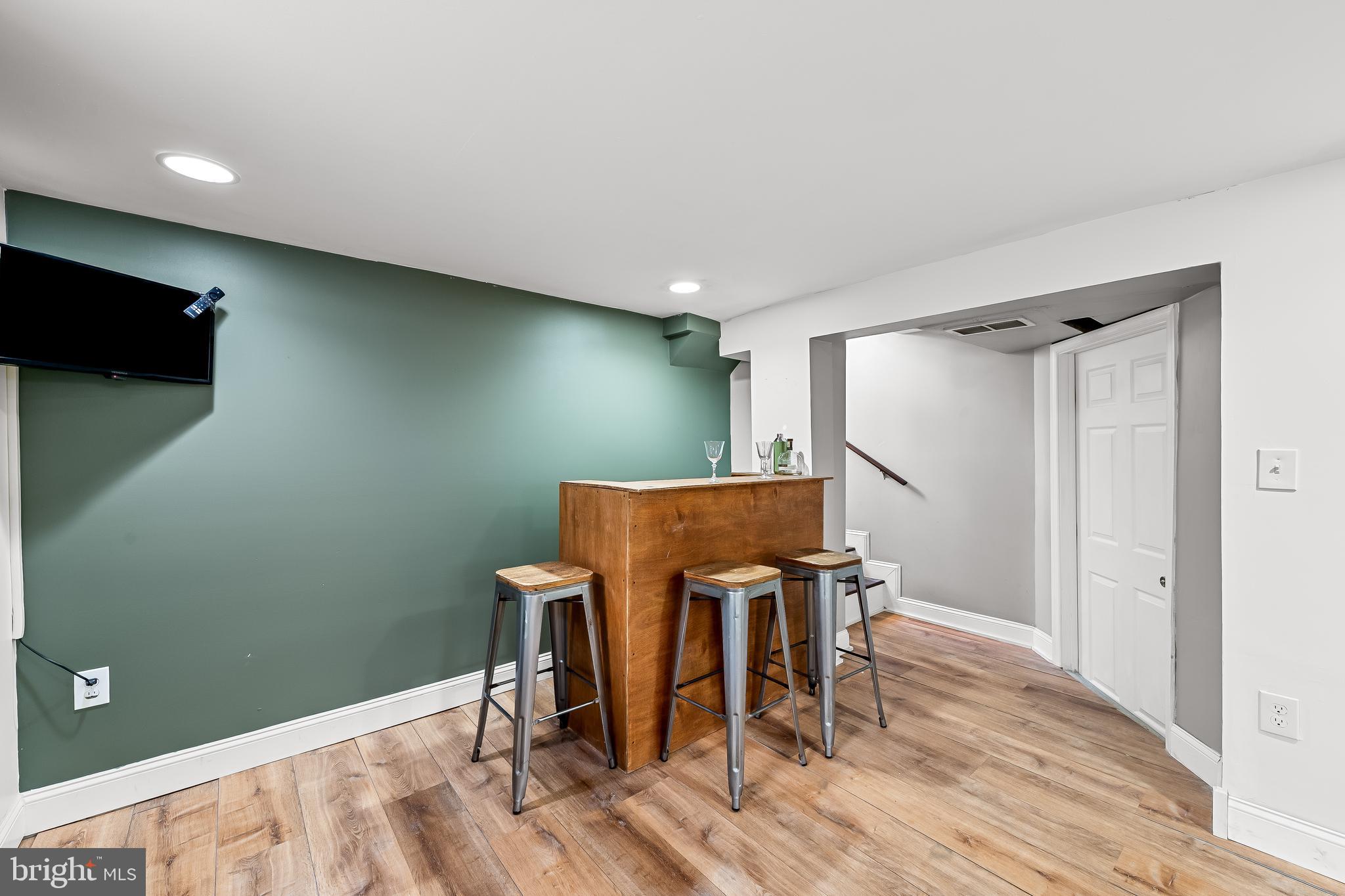 LAKE WALKER - Residential