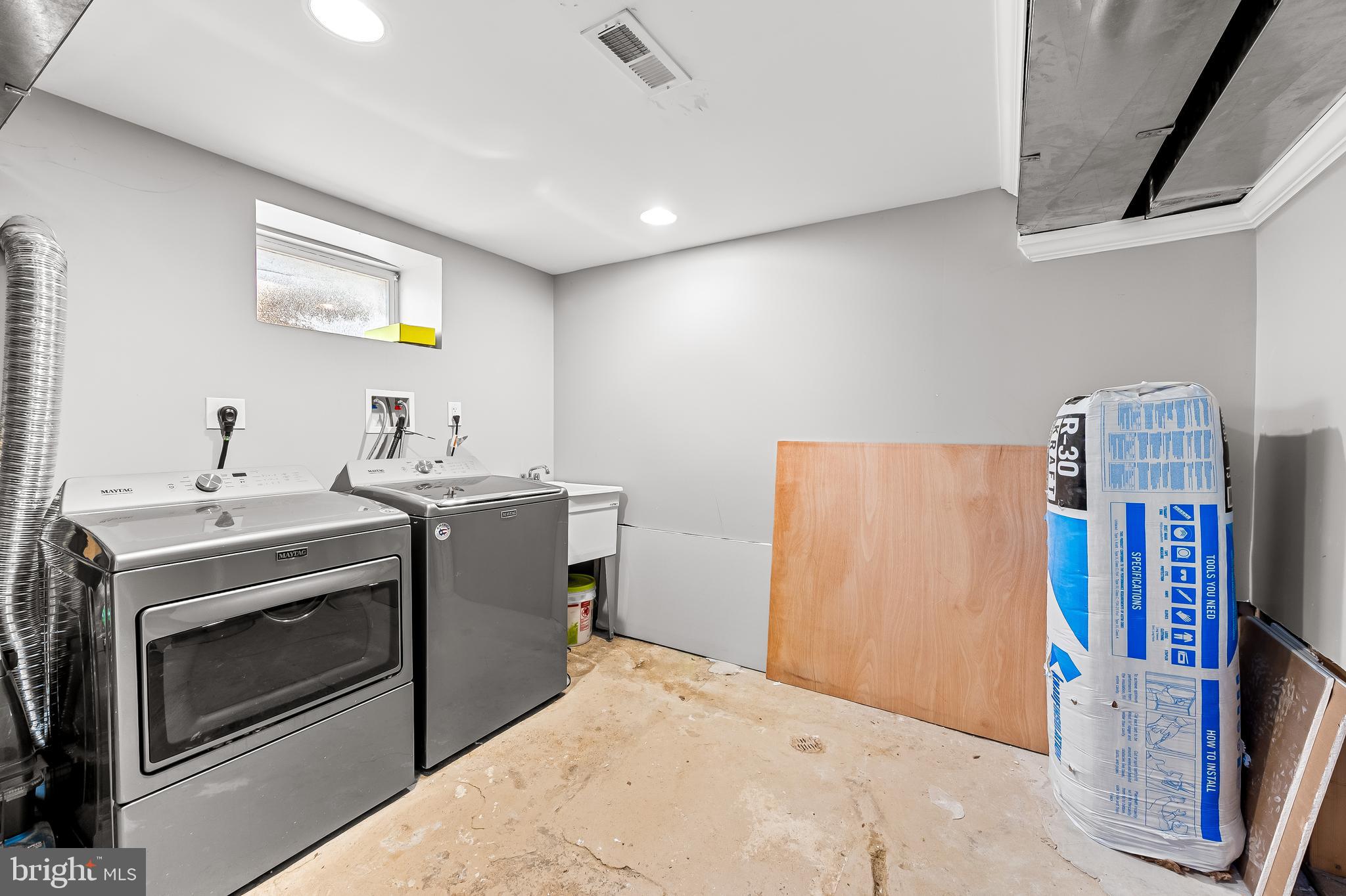 LAKE WALKER - Residential