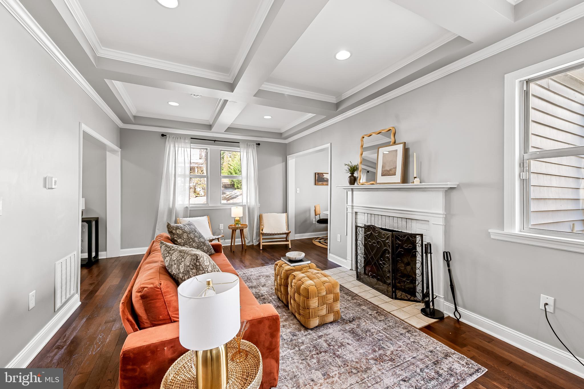 LAKE WALKER - Residential