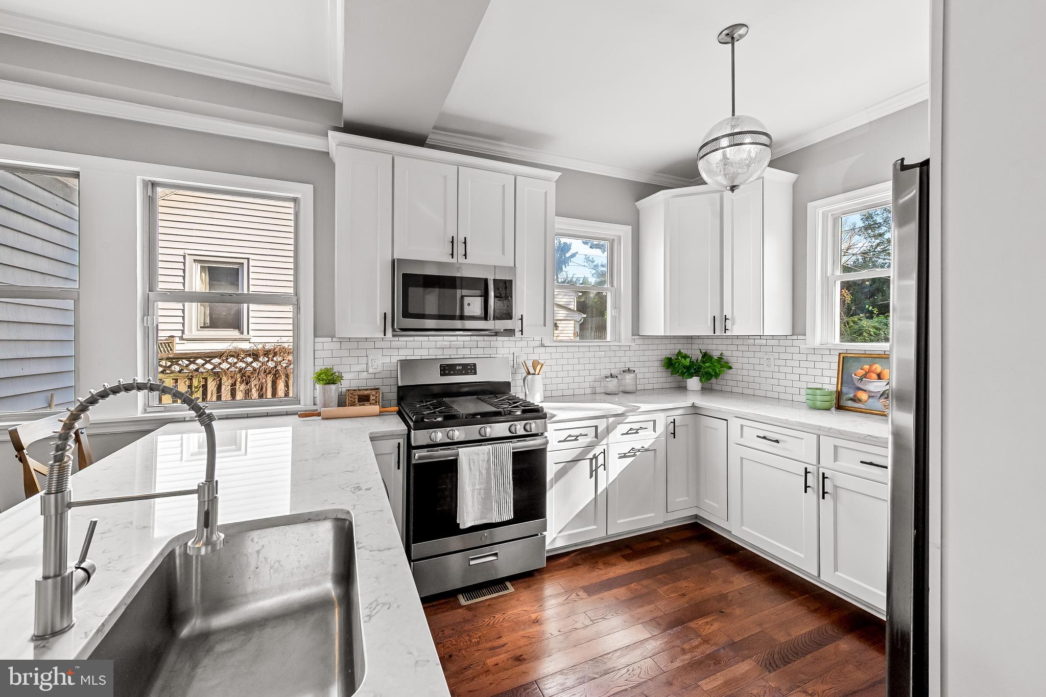 LAKE WALKER - Residential