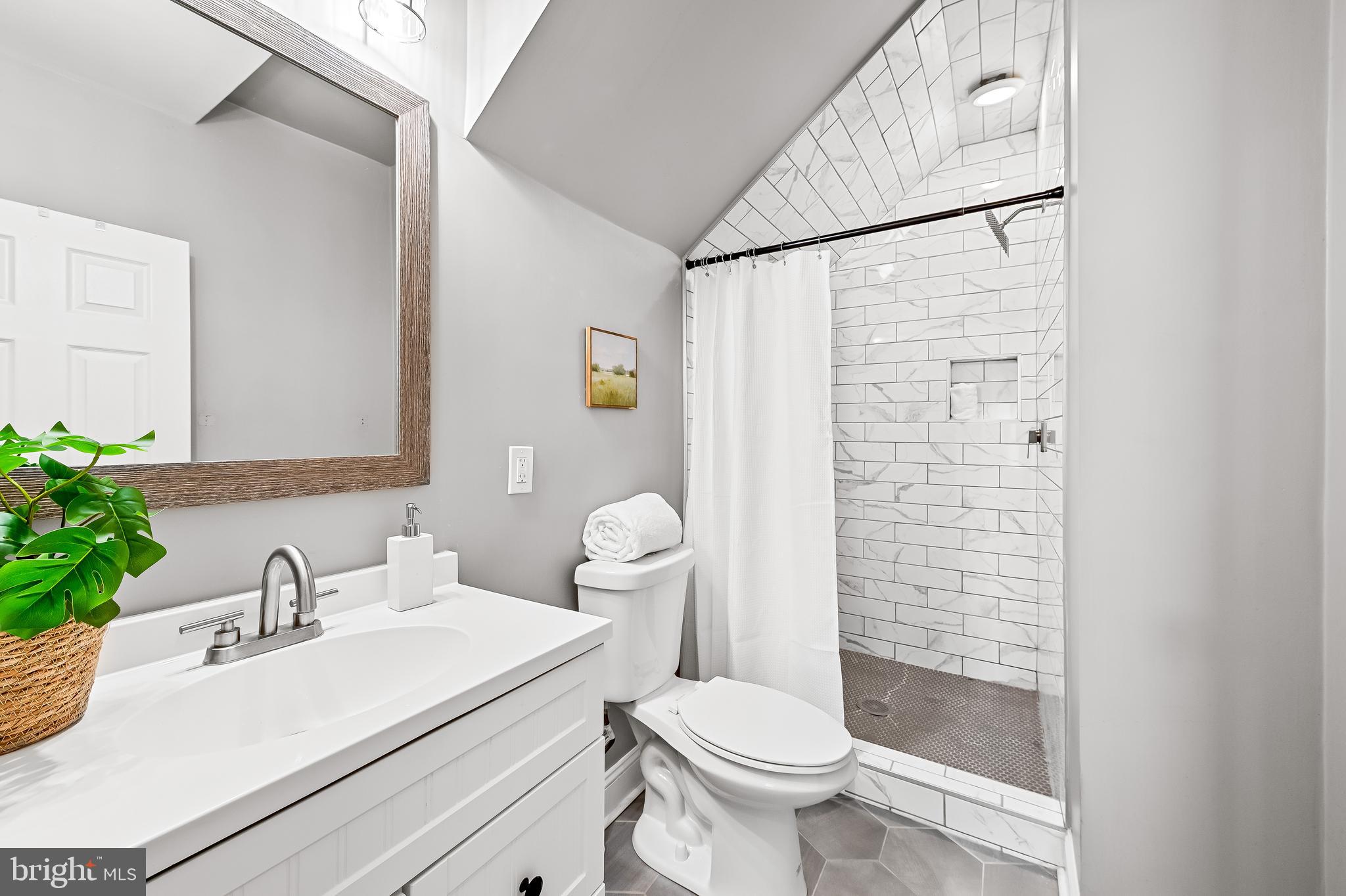 LAKE WALKER - Residential