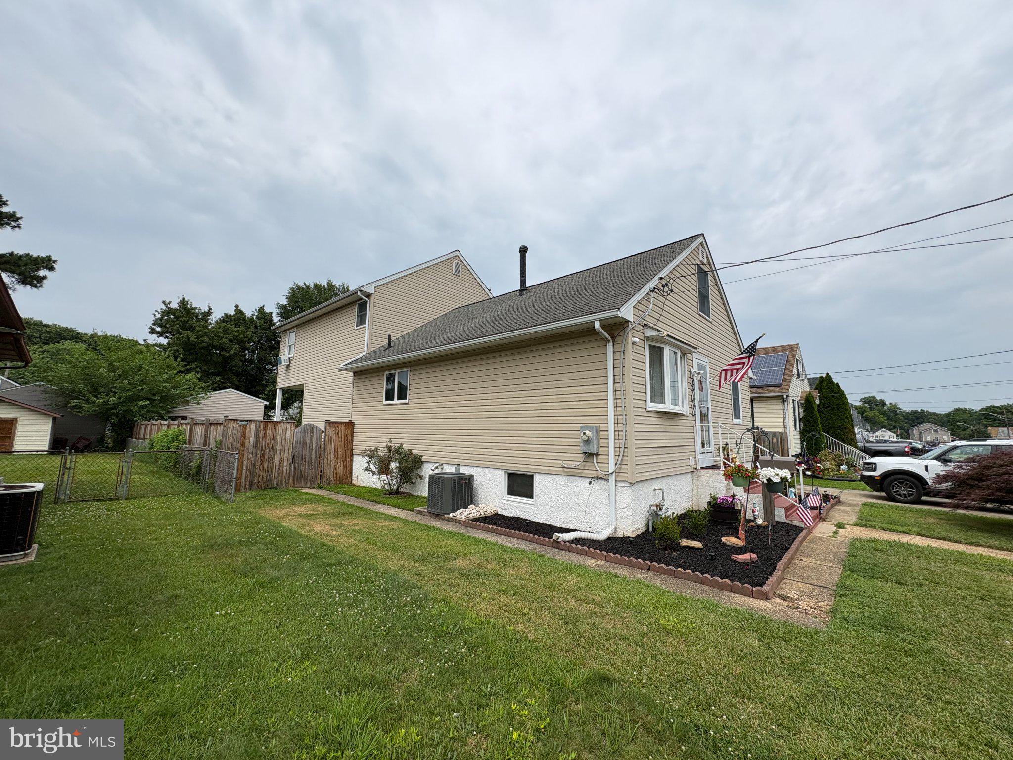942 WOODLYNN ROAD