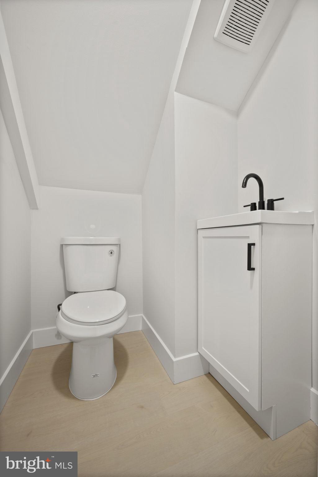 MARTINDALE - Residential Lease