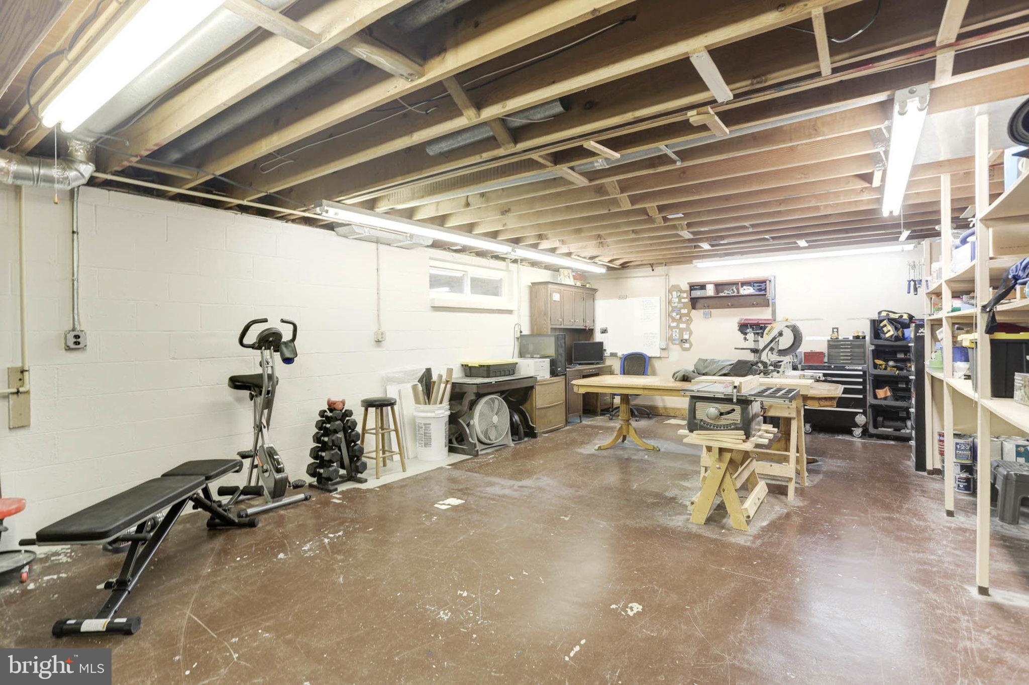 NOB HILL ESTATES - Residential