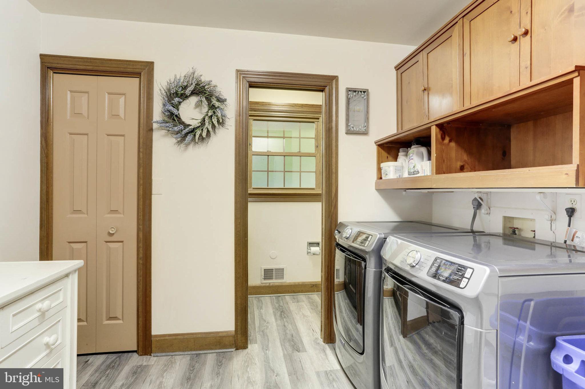 NOB HILL ESTATES - Residential