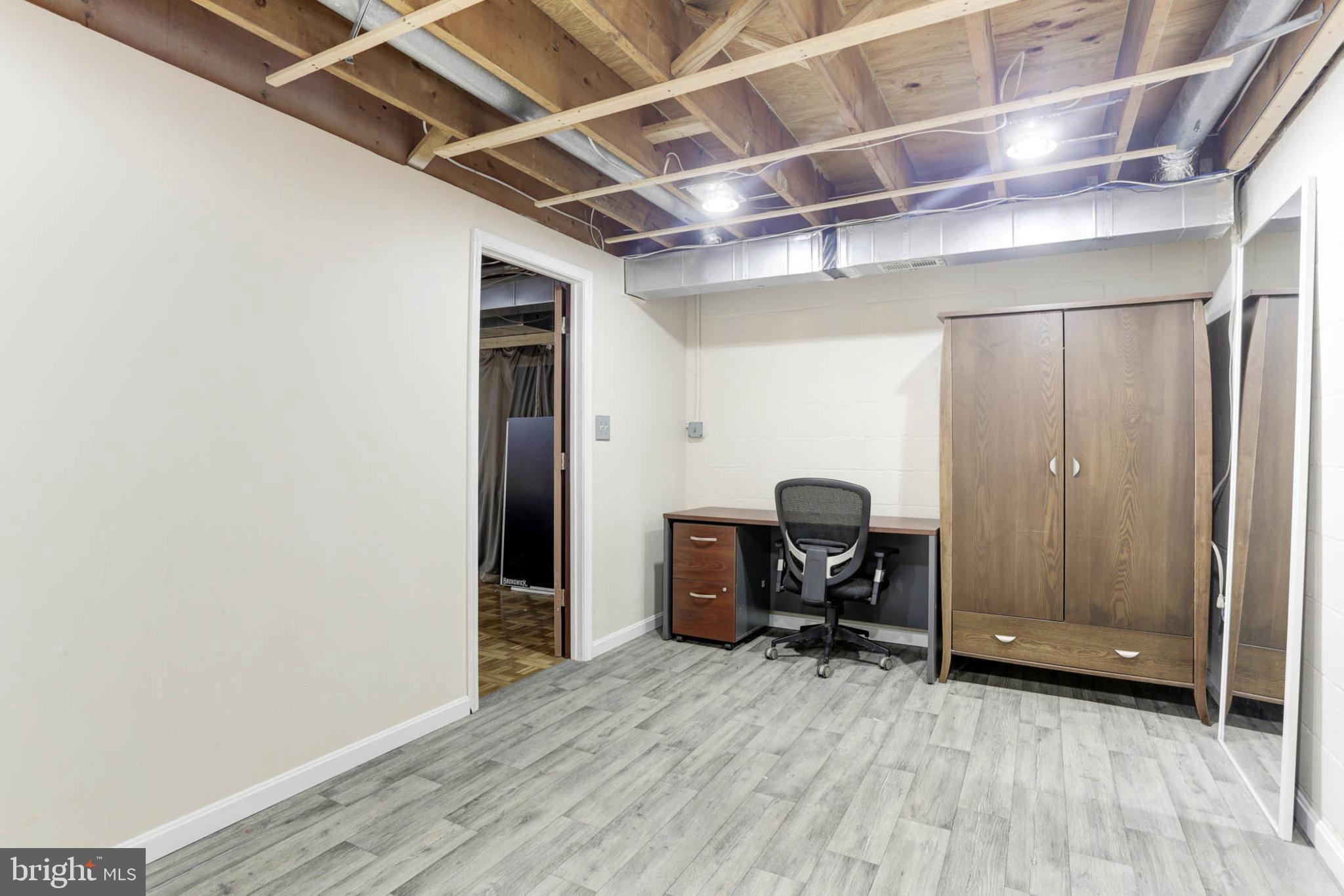 NOB HILL ESTATES - Residential